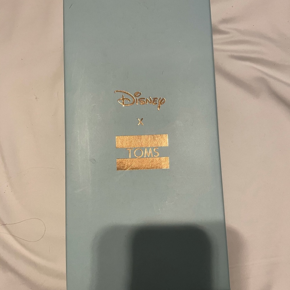 Disney x Toms Cinderella Slip On - Picture 3 of 9
